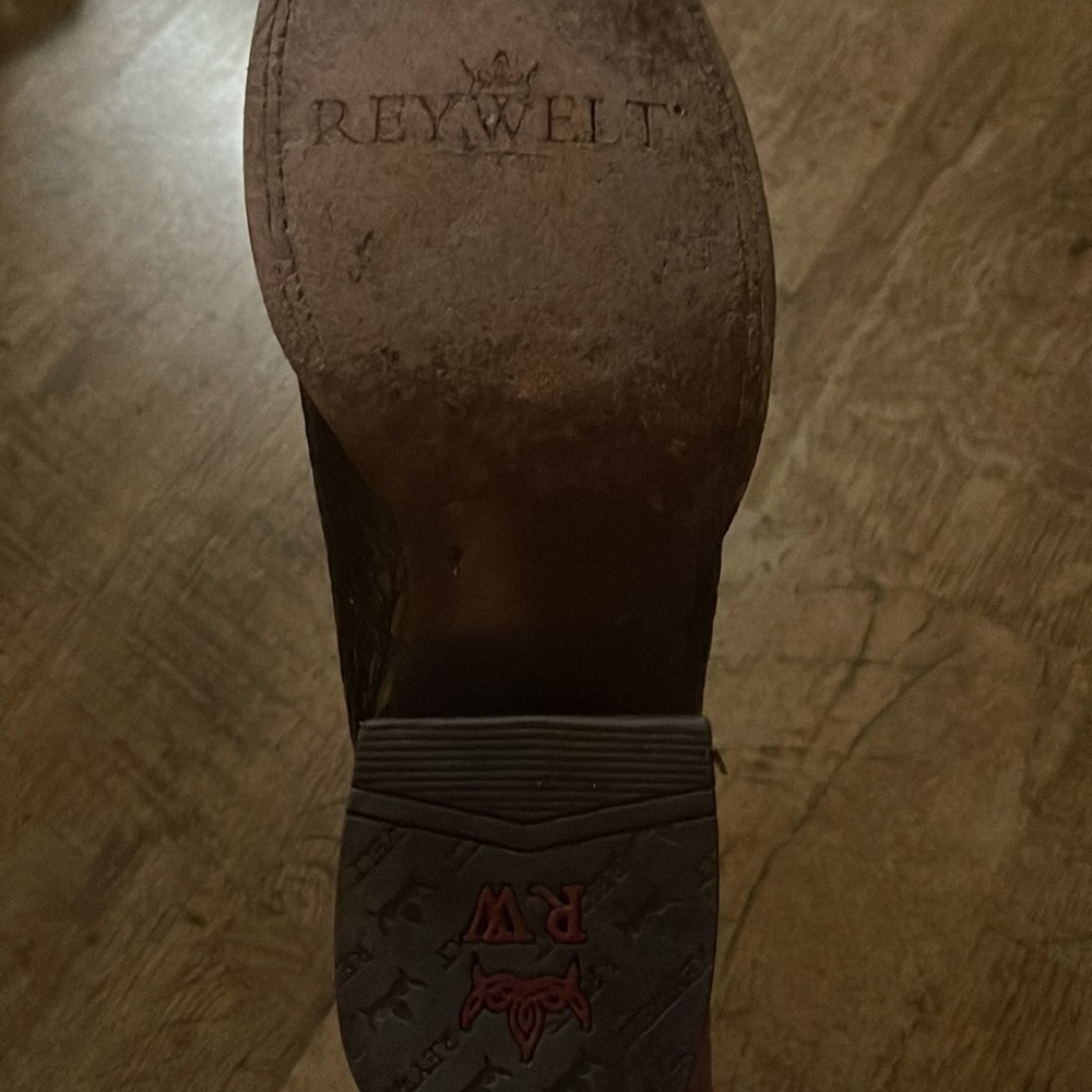 Woman’s Reywelt Belly Boot - Picture 7 of 8